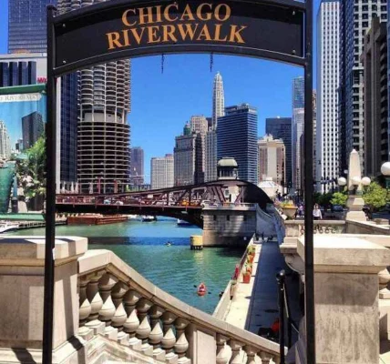 chicago riverwalk